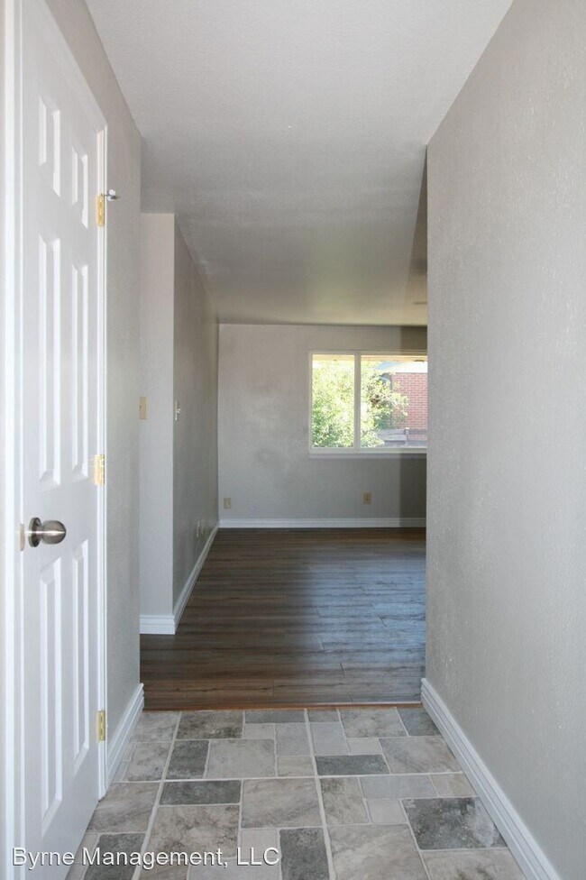 Building Photo - 6 br, 3 bath House - 2113 Patrician Way