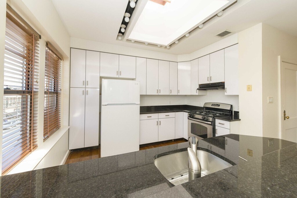 Foto principal - 344 Harvard St