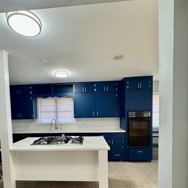 Foto del edificio - 1701 Gillette St