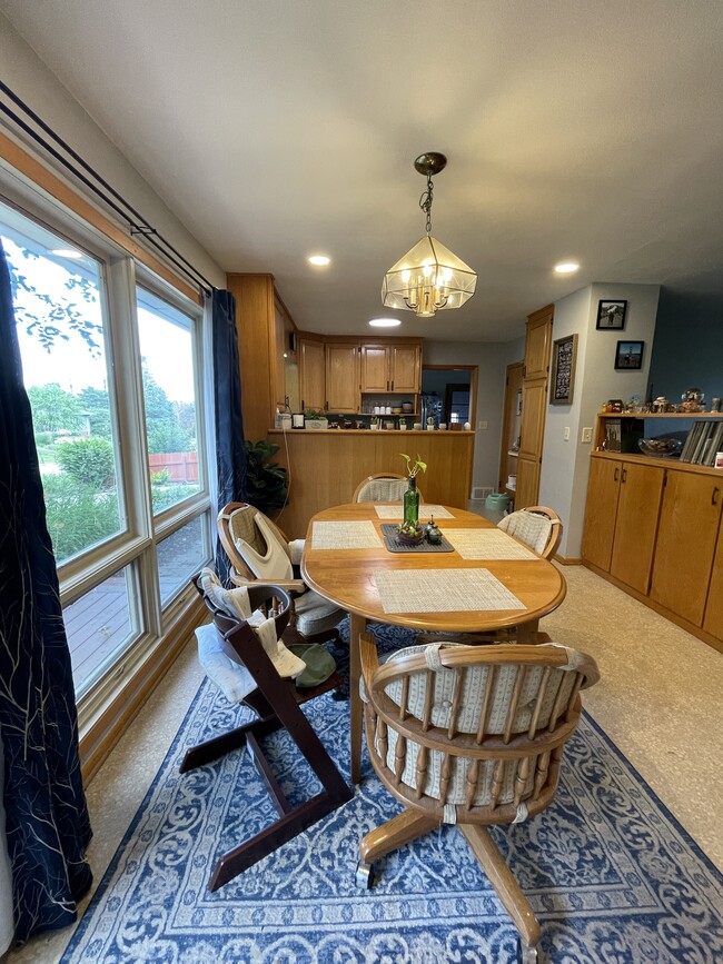 Building Photo - 2018 Greenbriar Cir