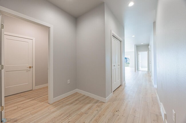 Building Photo - 6646 68th St S