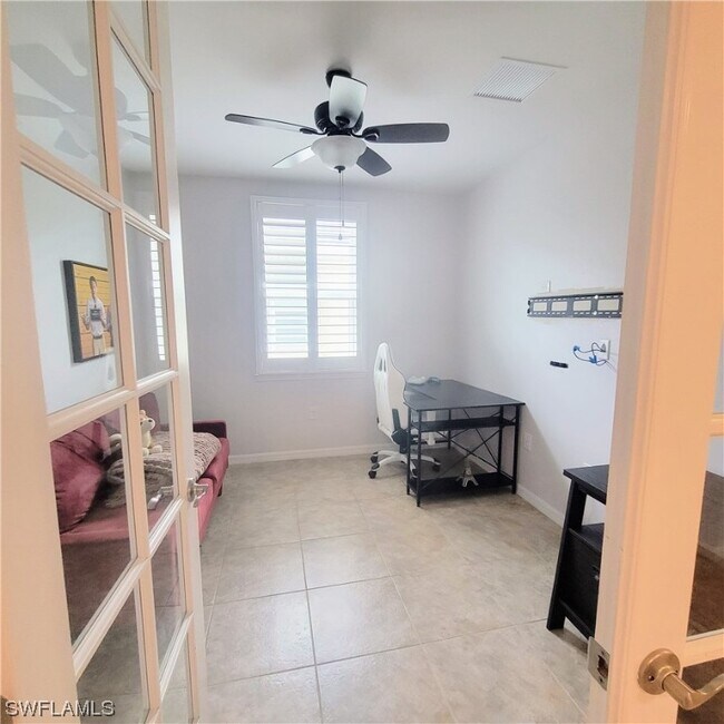 Building Photo - 14927 Edgewater Cir