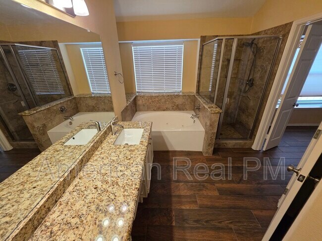 Foto del edificio - 1209 Shadow Lakes Blvd
