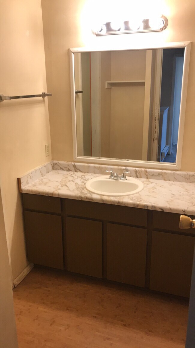 Foto del edificio - 844 Moccasin Ln