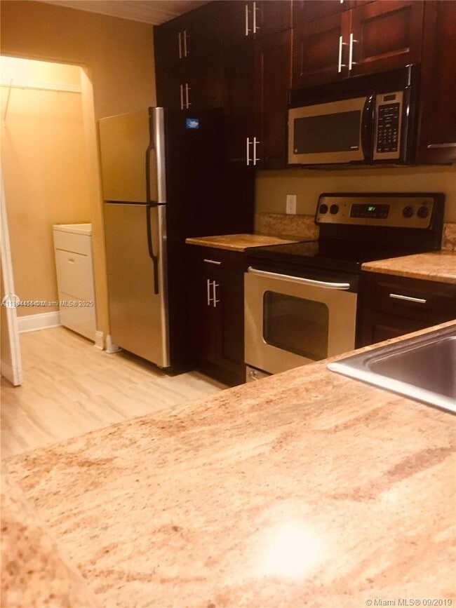 Foto del edificio - 11295 W Atlantic Blvd