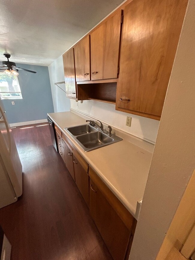 Building Photo - 838 Avenue C
