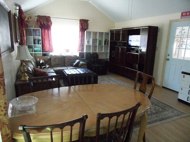 Sala de estar - 830 Nugent Ave