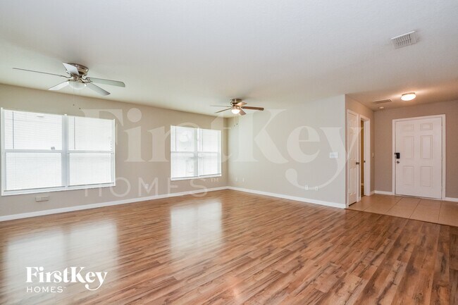 Foto del edificio - 315 Willowbay Ridge St