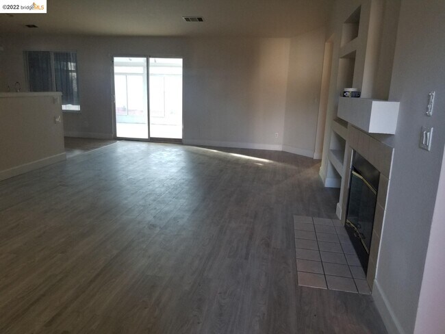 Foto del edificio - 5144 Tehachapi Way