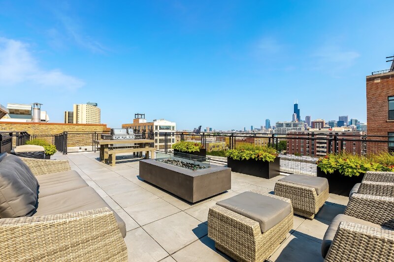 Foto principal - 61 E 21st St