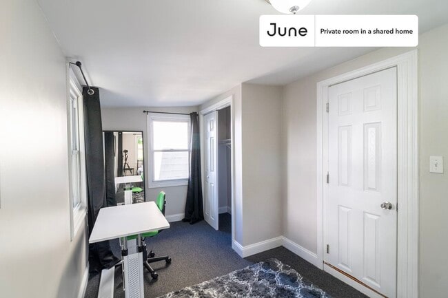 Building Photo - Room in Shared 5 bed/1.5 bath home