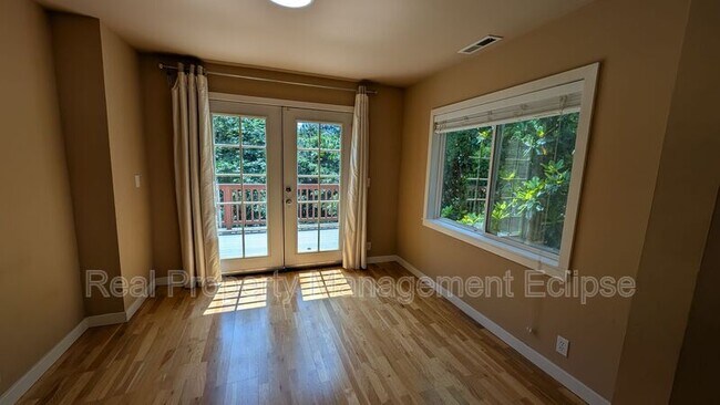 Foto del edificio - 10253 NE 64th St