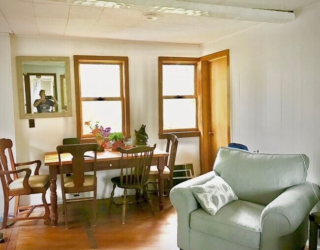 Foto del edificio - 181 Green River Rd