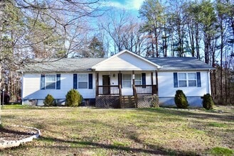 Building Photo - 2427 Lindsay Rd