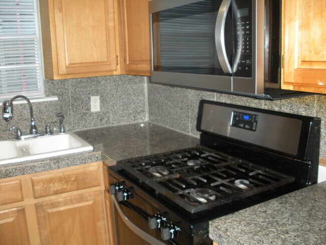 Building Photo - 3109 Napoleon Ave