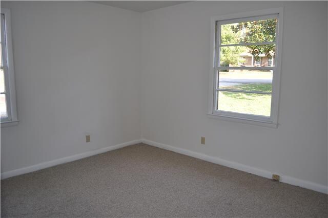 Building Photo - 115 Oak Park Dr