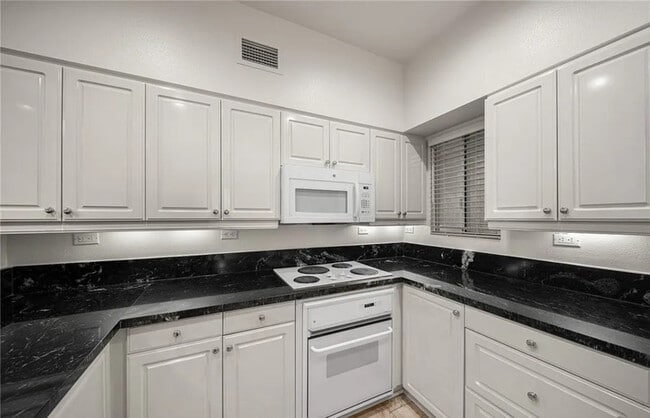 Building Photo - 25422 Sea Bluffs Dr