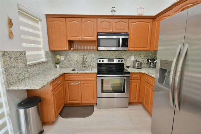 Foto del edificio - 556 Northwest 35th Street, Miami, FL 33127...