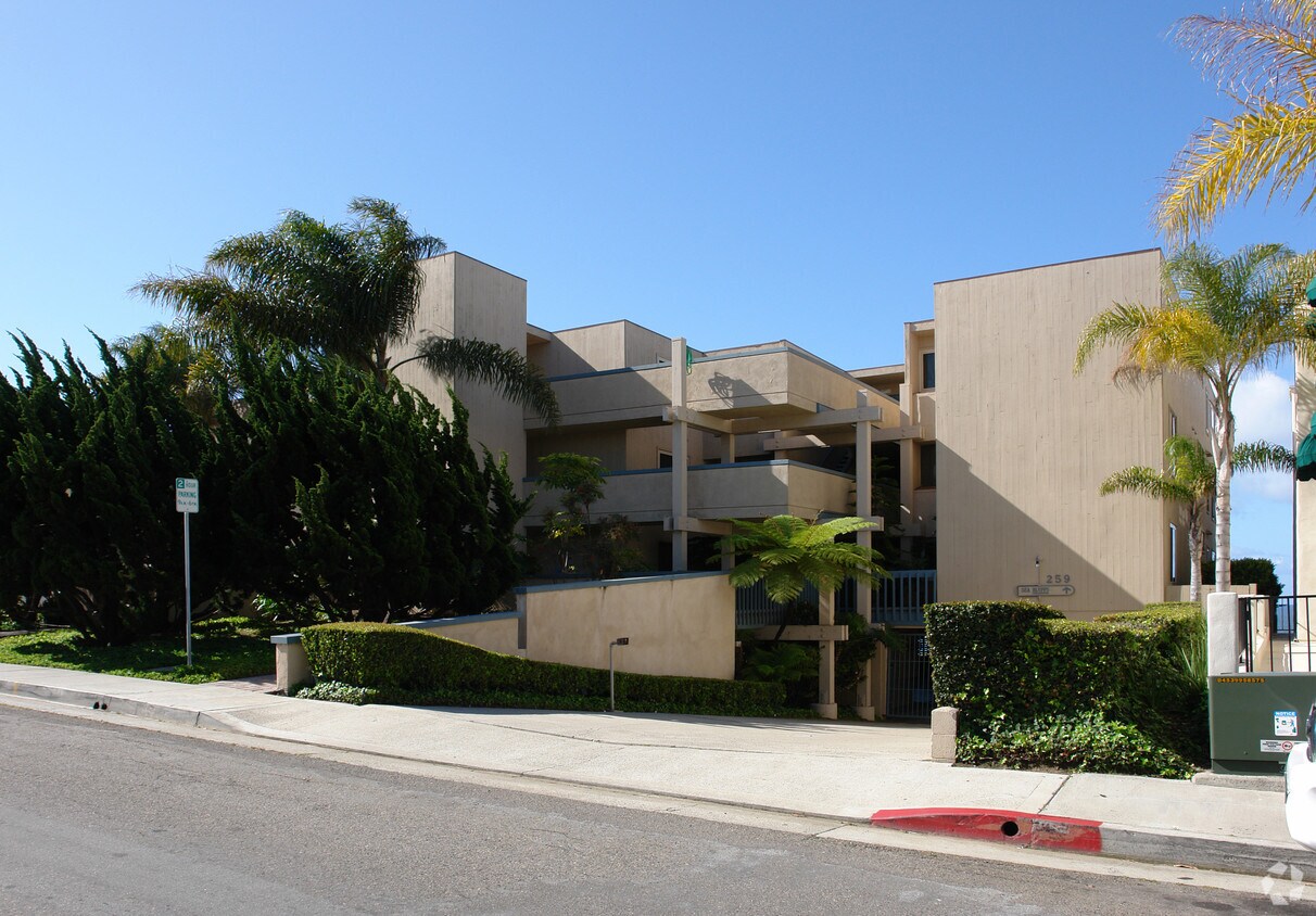 Building Photo - Sea Bluffs Condominums