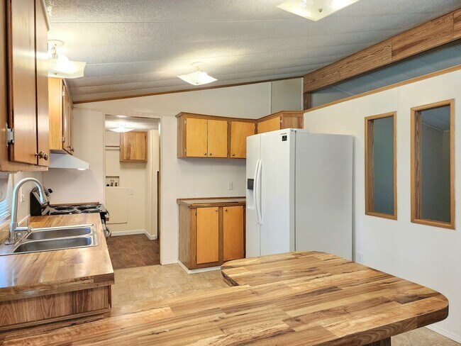 Foto del edificio - 3 Bedroom Home in Marysville  Pet Friendly...