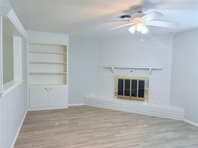 Building Photo - 625 SW 68th St