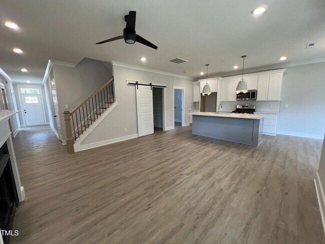 Building Photo - Brand New 4-Bedroom Spacious Home with Com...