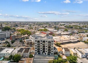 Building Photo - 132-43 Metropolitan Ave