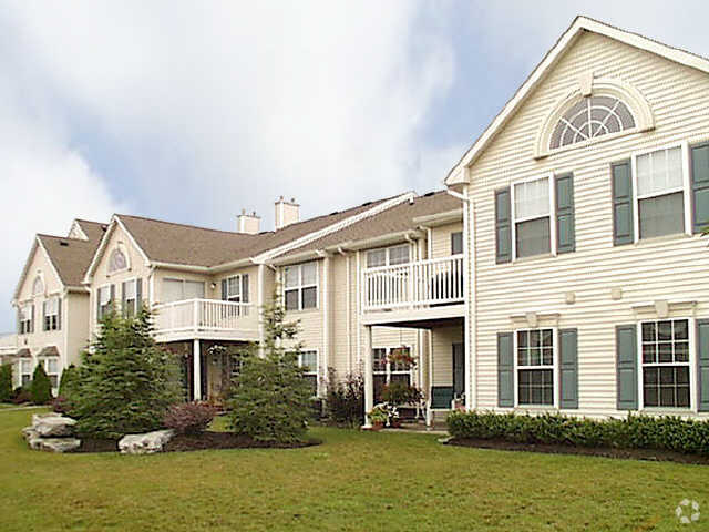 Apartments at Olde Towne photo 6