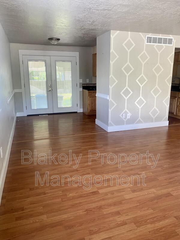 Building Photo - 1541 Marilyn Cir