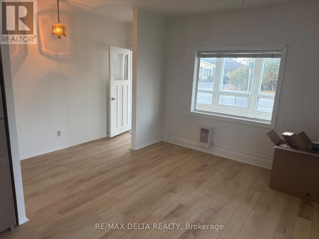 Building Photo - 2248 Laval Rd