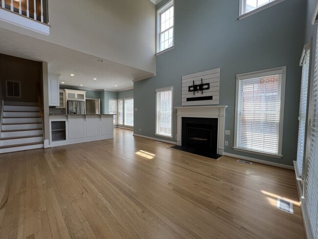 Building Photo - Beautiful Port Warwick Townhome.