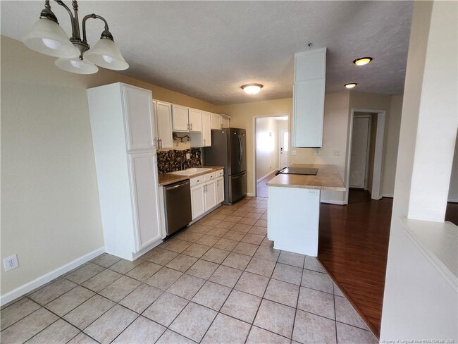 Building Photo - 417 Sparrow Dr