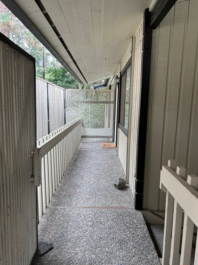 Foto del edificio - Southhill Duplex