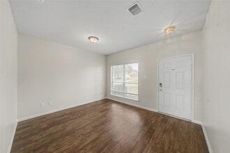 Building Photo - 1111 Auburn View Ln