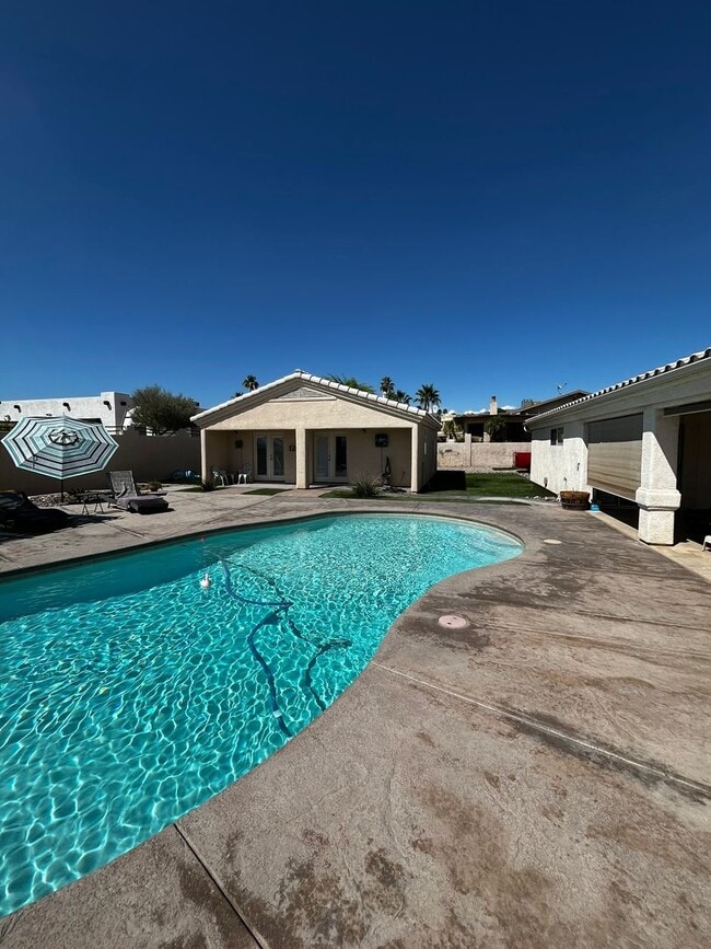 Building Photo - 1 Bed 1 Bathroom Casita