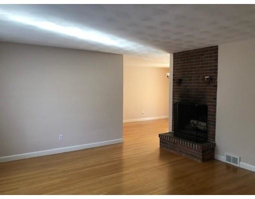 Building Photo - 7 Brookdale Ln