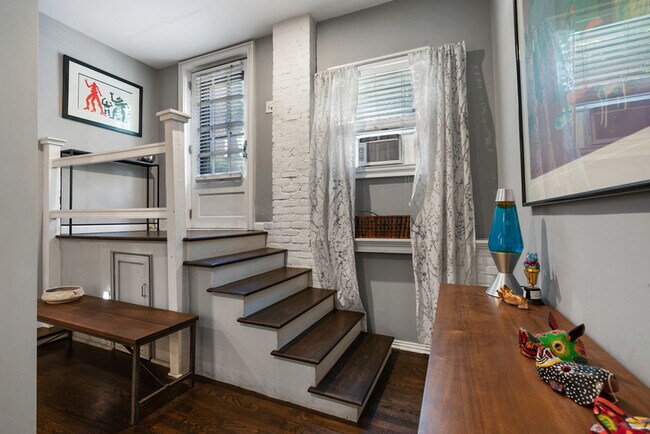 Foto del edificio - 590 Elmwood Dr NE