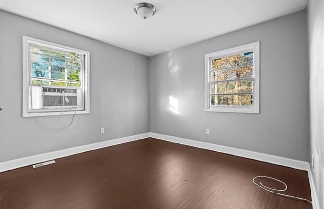 Foto del edificio - 685 Bolton Rd NW