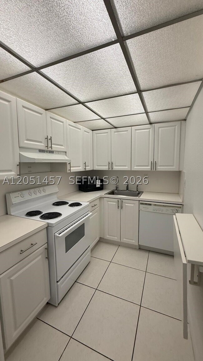 Foto del edificio - 17530 NW 68th Ave