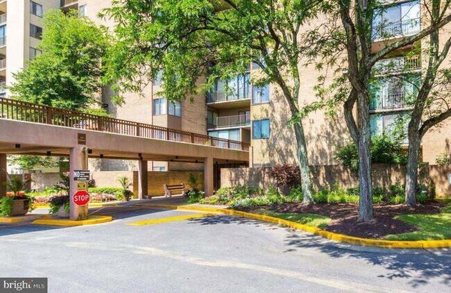 Foto del edificio - 9200 Edwards Way