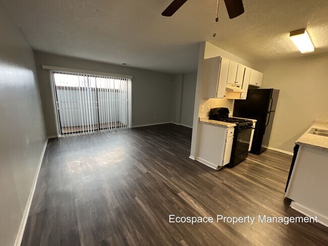 Photo - 2 Bedroom 1 Bathroom Garden Level Apartmen... Apartment