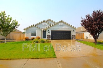 Building Photo - 19571 Newhall Pl