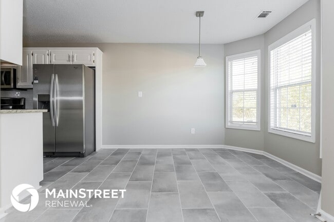 Building Photo - 1005 Maria Dr