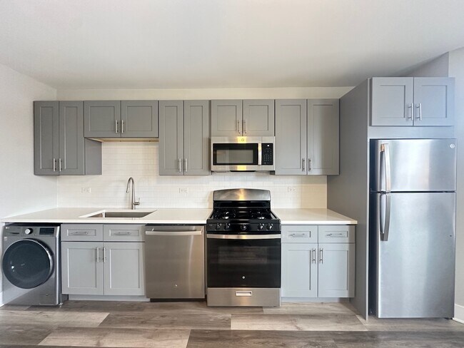 Building Photo - 369 Hazel Ave