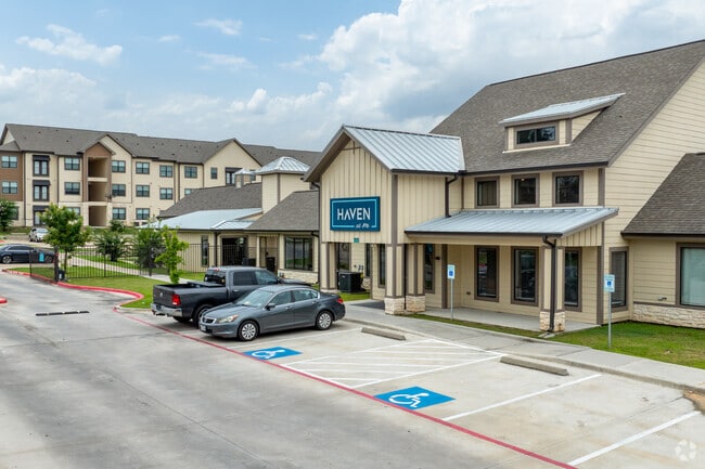 Building Photo - Haven at M