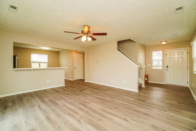 Foto del edificio - 3158 Kings Realm Ave