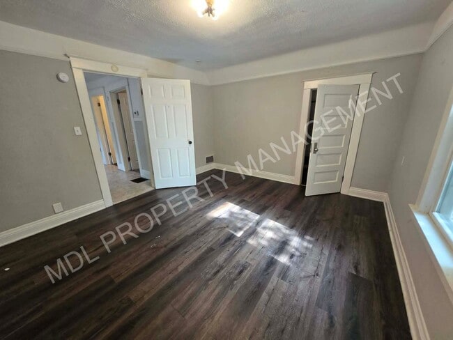 Foto del edificio - 2120 Stark St