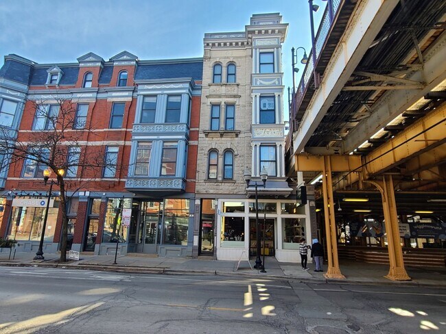 Foto del edificio - 939 W Armitage Ave