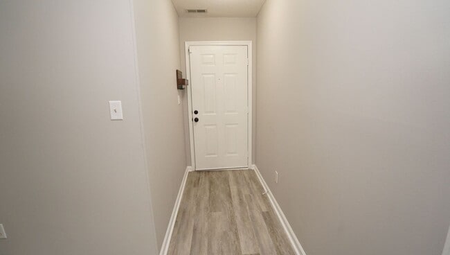 Building Photo - 103 Eastgate Dr