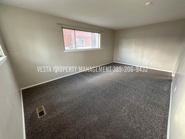 Building Photo - 2115 N 250 W